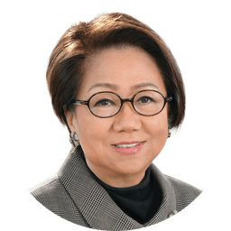 Headshot of Laura Cha